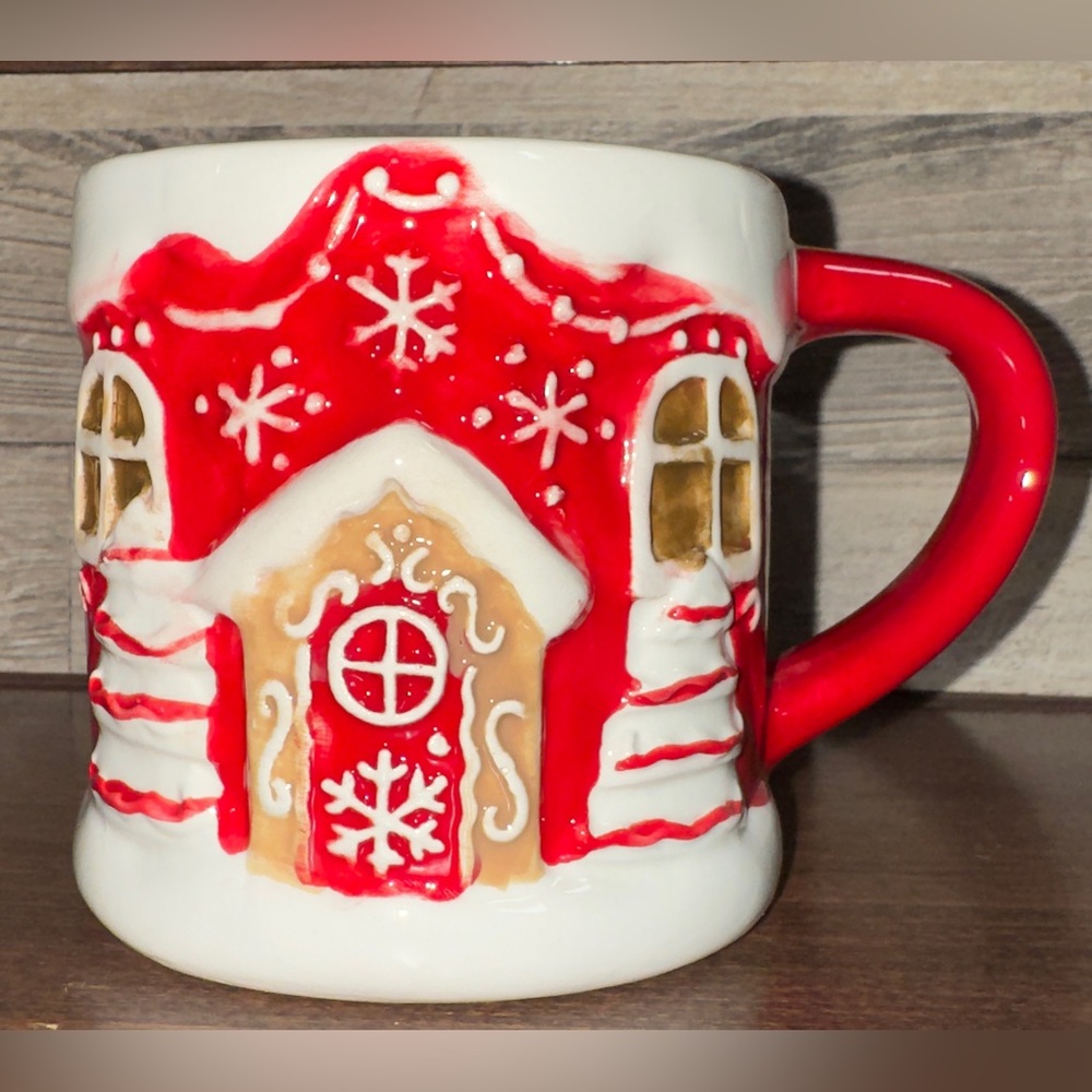 Super Cute 🥰  Red Gingerbread House 🏠 Mug with Frosting Details & Snowflakes ❄️